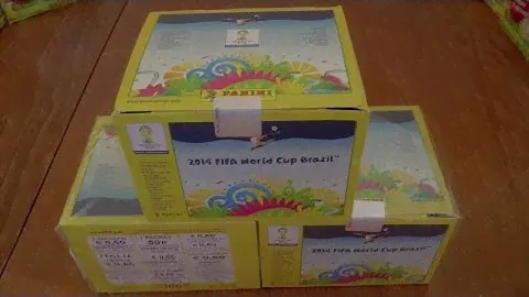 UNBOXING BOOSTER BOX ☆ Panini FIFA WORLD CUP 2014 Sticker Collection ☆ 100 PACKS!!!