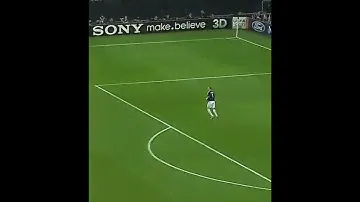 This Goalkeepers throw 🤯 #soccer #football #futbol #fifa #futebol #sport #sports #calcio #goal #f
