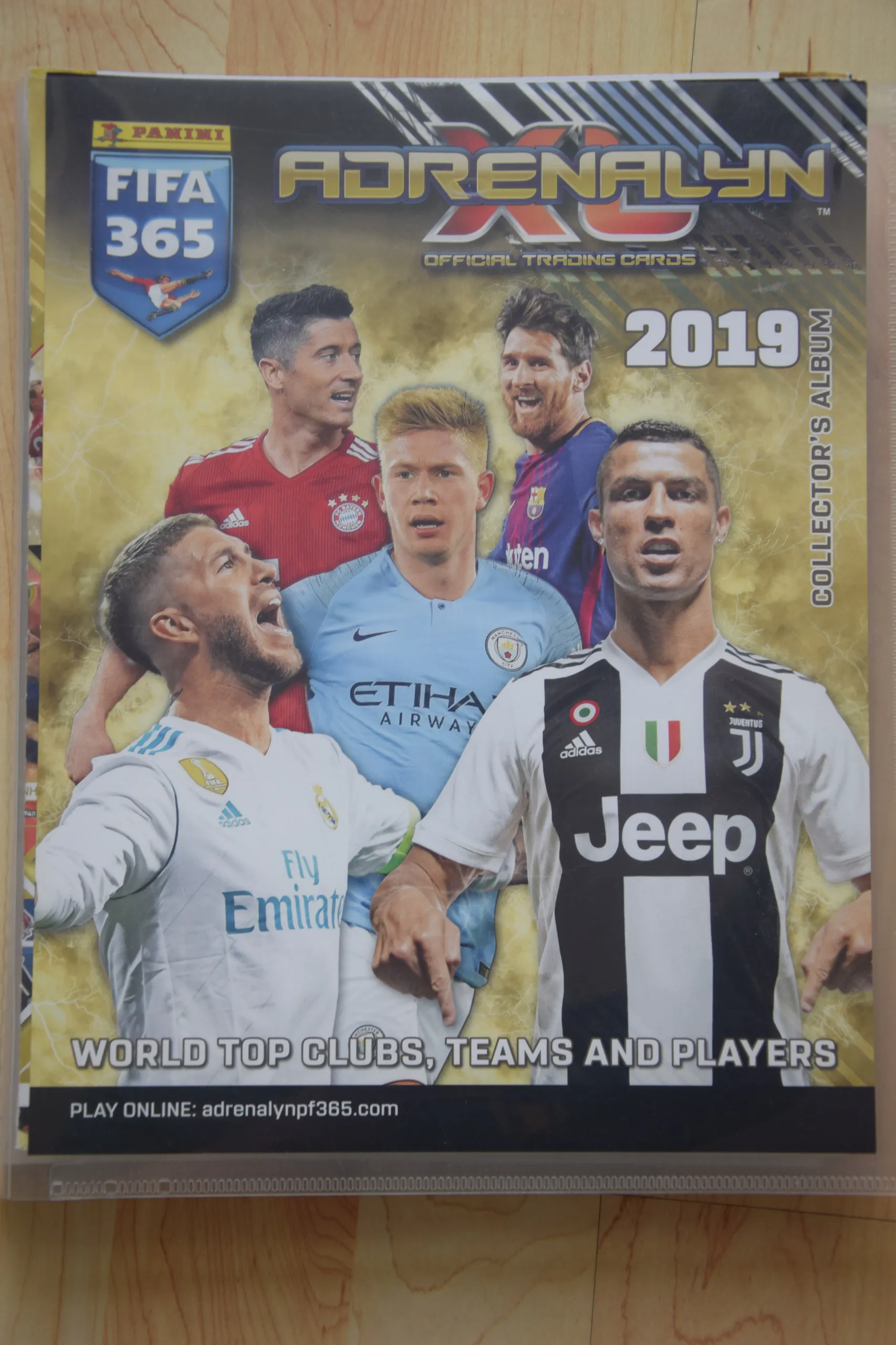 Panini FIFA 365 2019